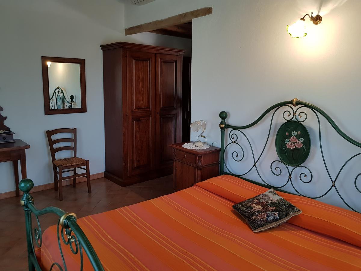 Agriturismo Bio Le 4 Stagioni Porrona Luaran gambar