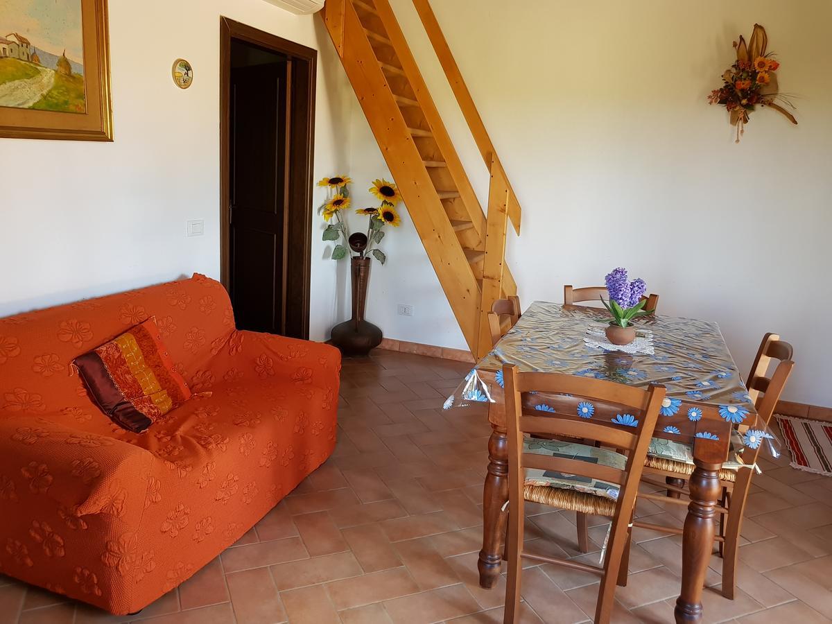 Agriturismo Bio Le 4 Stagioni Porrona Luaran gambar